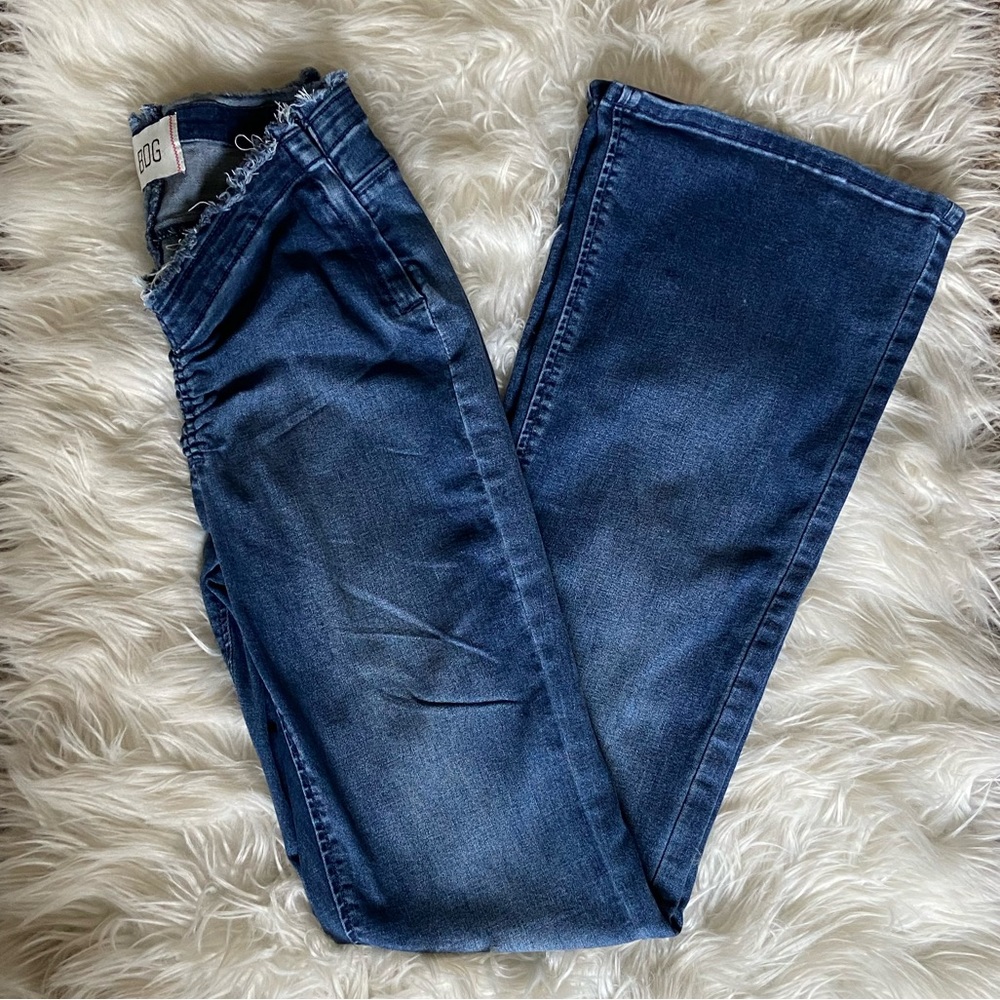 Ruched Dipped V Flare Jeans 💘